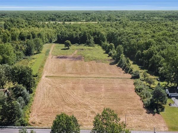 8485 Goodrich Road E, Clarence, NY 14031