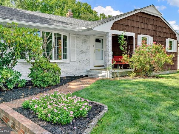 33 GALSTON DRIVE, PRINCETON JUNCTION, NJ 08550