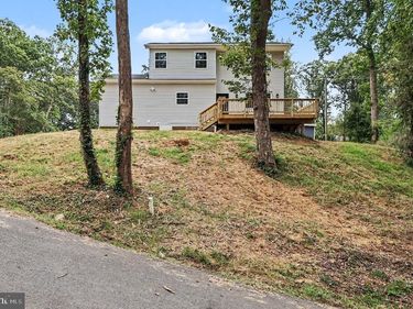 3179 OAKMONT AVENUE, TRIANGLE, VA 22172