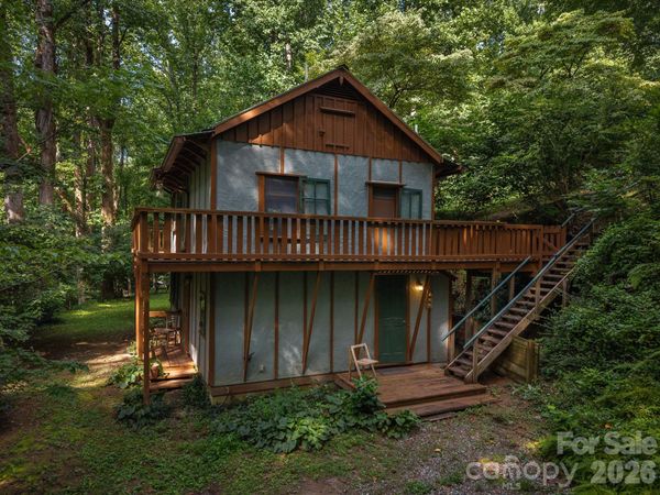 1051 Frost Road , Saluda, NC 28773