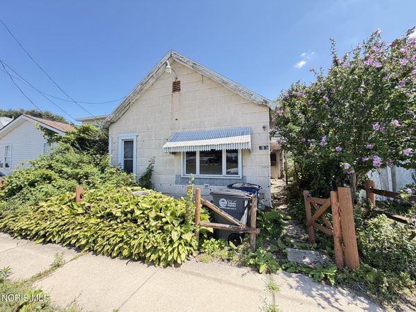 3918 Canada Southern Avenue , Toledo, OH 43612