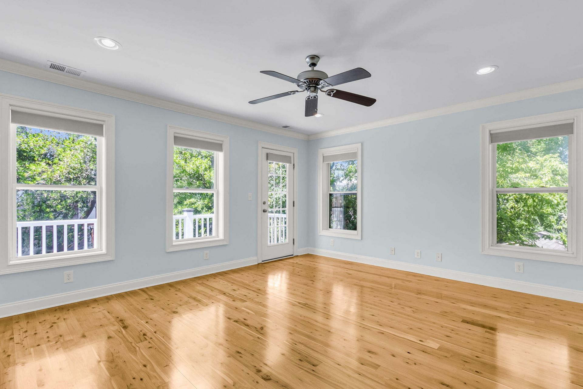 8 Hampton Place Photo 22