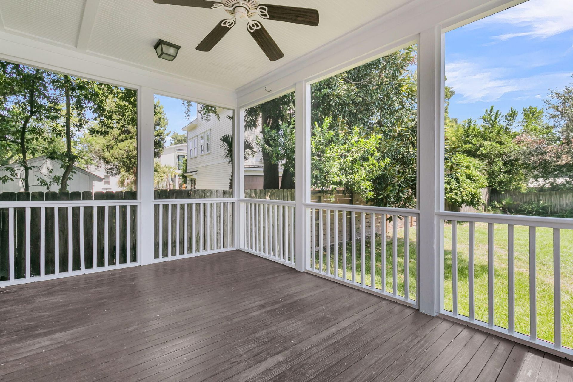8 Hampton Place Photo 32