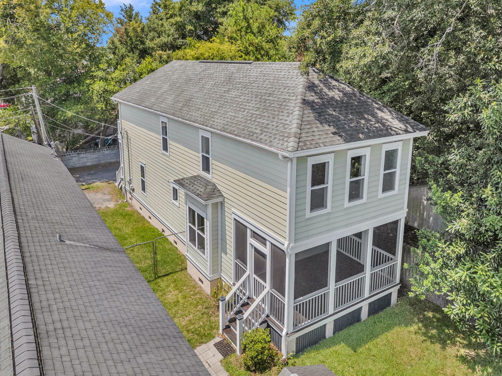8 Hampton Place Photo 38
