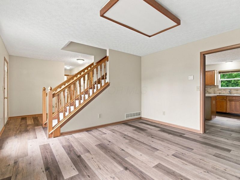 1544 Cottonwood Drive , Lewis Center, OH 43035 Photo 4