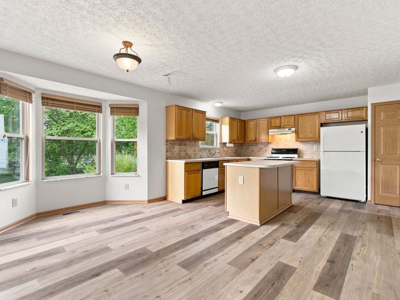 1544 Cottonwood Drive , Lewis Center, OH 43035 Photo 7