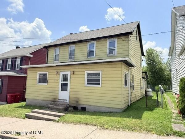 72 Berwick Street, Beaver Meadows, PA 18216
