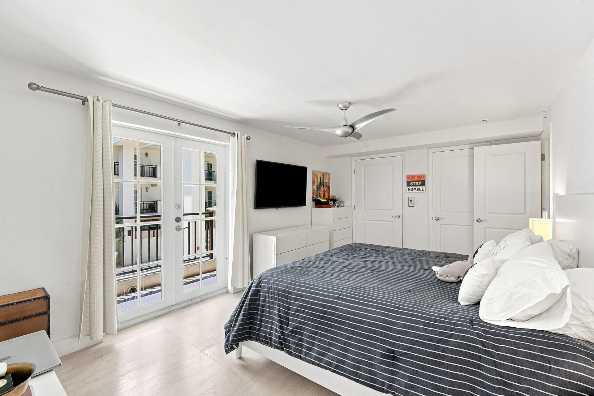 243 Meridian Avenue, Unit 113, Miami Beach, FL 33139 Photo