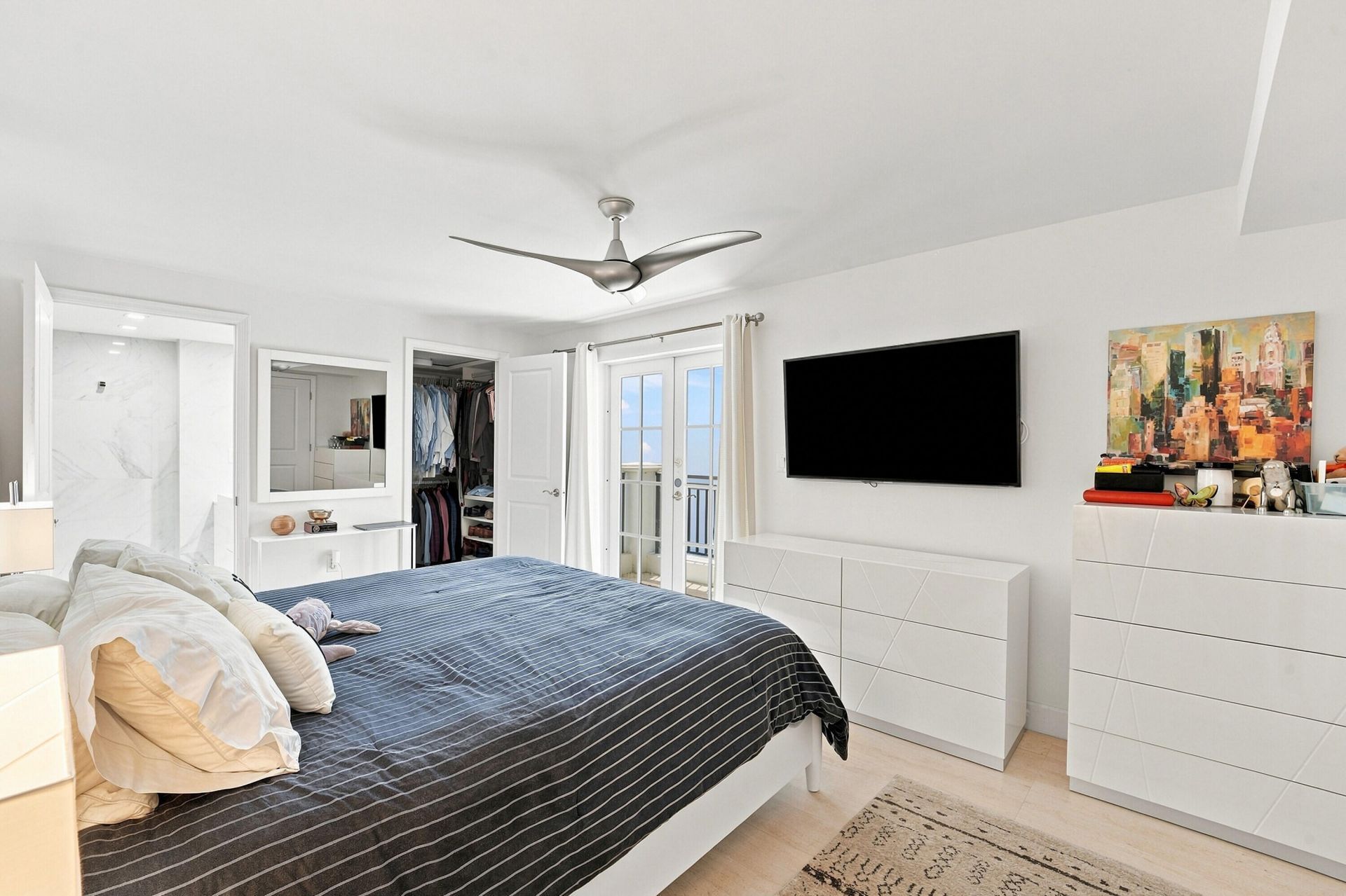 243 Meridian Avenue, Unit 113, Miami Beach, FL 33139 Photo