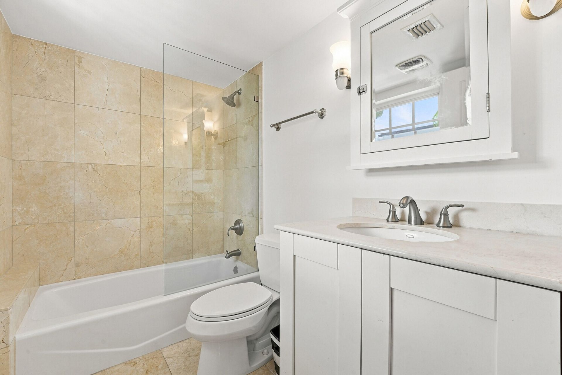 243 Meridian Avenue, Unit 113, Miami Beach, FL 33139 Photo