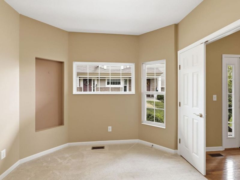 7886 Bridge Point Drive, Green Township, OH 45248 Photo 11
