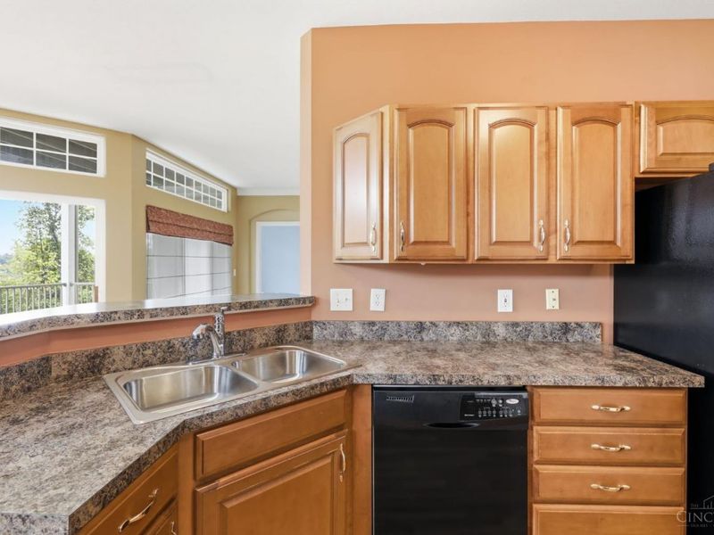 7886 Bridge Point Drive, Green Township, OH 45248 Photo 20