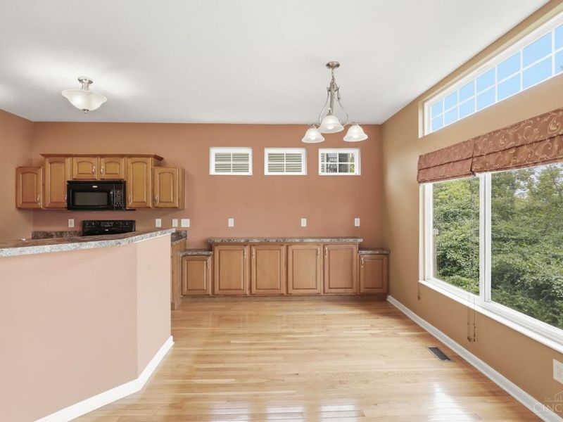 7886 Bridge Point Drive, Green Township, OH 45248 Photo 21