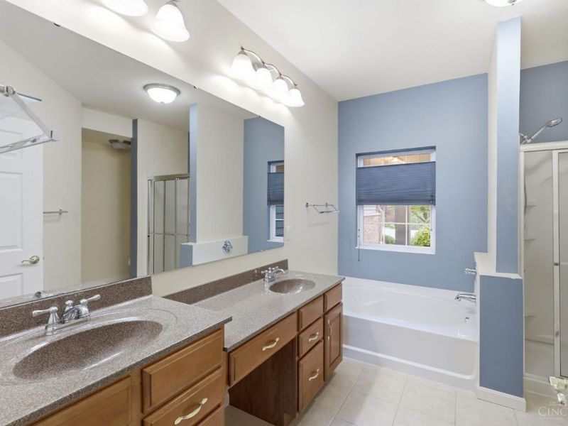 7886 Bridge Point Drive, Green Township, OH 45248 Photo 29