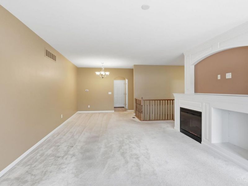 7886 Bridge Point Drive, Green Township, OH 45248 Photo 4