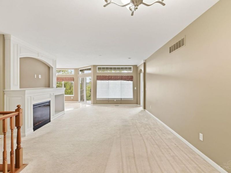 7886 Bridge Point Drive, Green Township, OH 45248 Photo 8