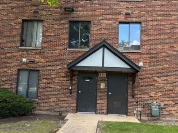 101 Gregory Street , Unit 12, Aurora, IL 60504