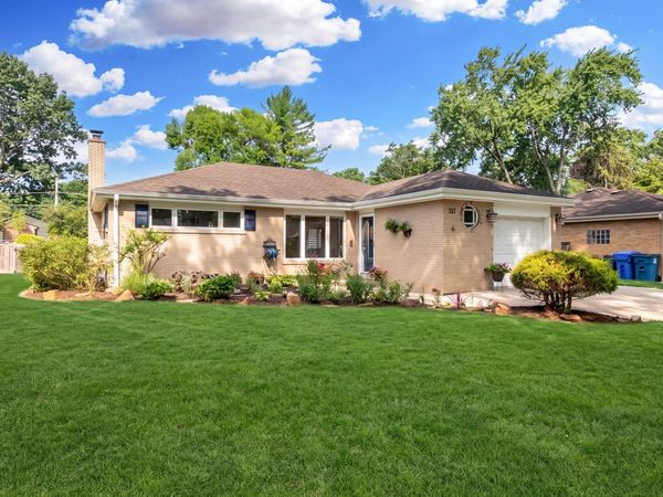 114 N Elm Street , Mount Prospect, IL 60056
