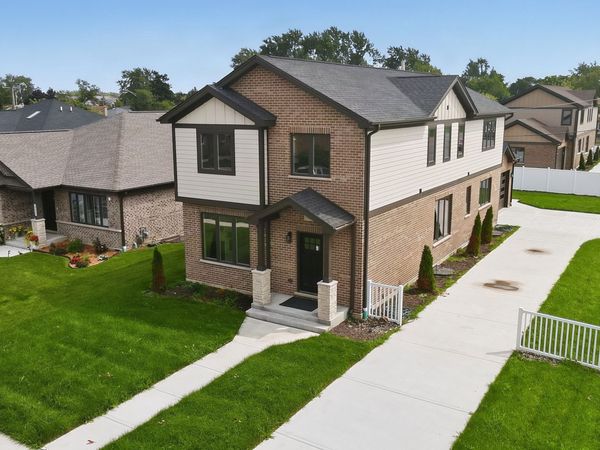 7957 W 73 Place, Bridgeview, IL 60455