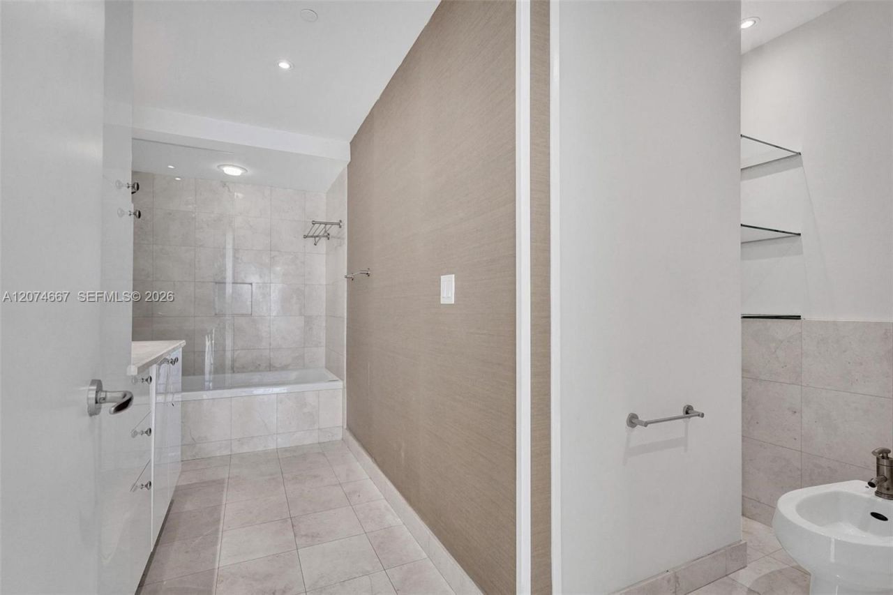 901 Brickell Key Blvd , Unit 2302, Miami, FL 33131 Photo