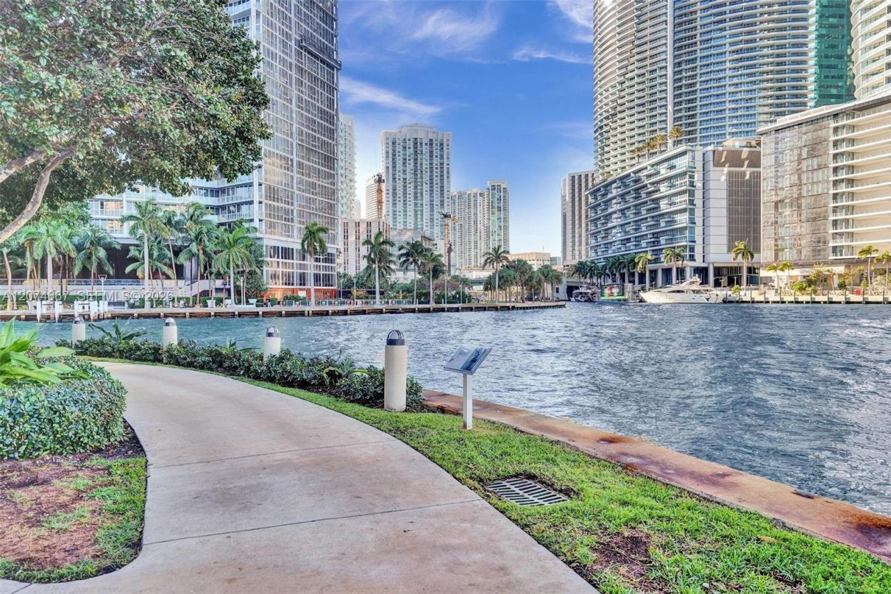 901 Brickell Key Blvd , Unit 2302, Miami, FL 33131 Photo