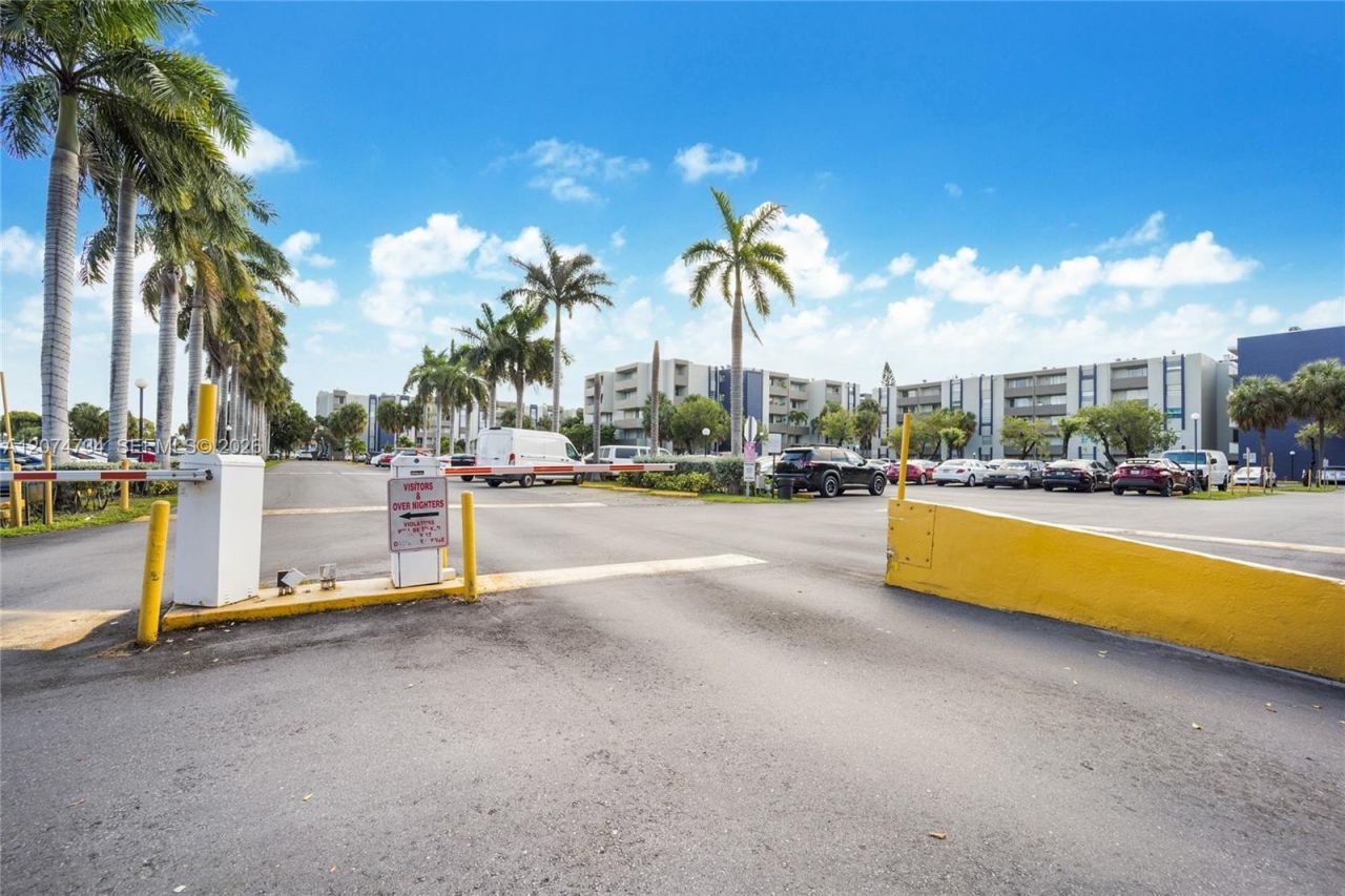 10000 NW 80th Ct , Unit 2102, Hialeah Gardens, FL 33016 Photo
