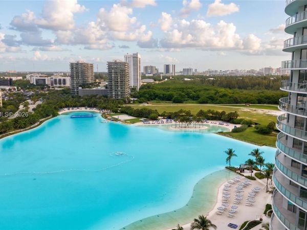 2411 Laguna Circle , Unit 1704, North Miami, FL 33181
