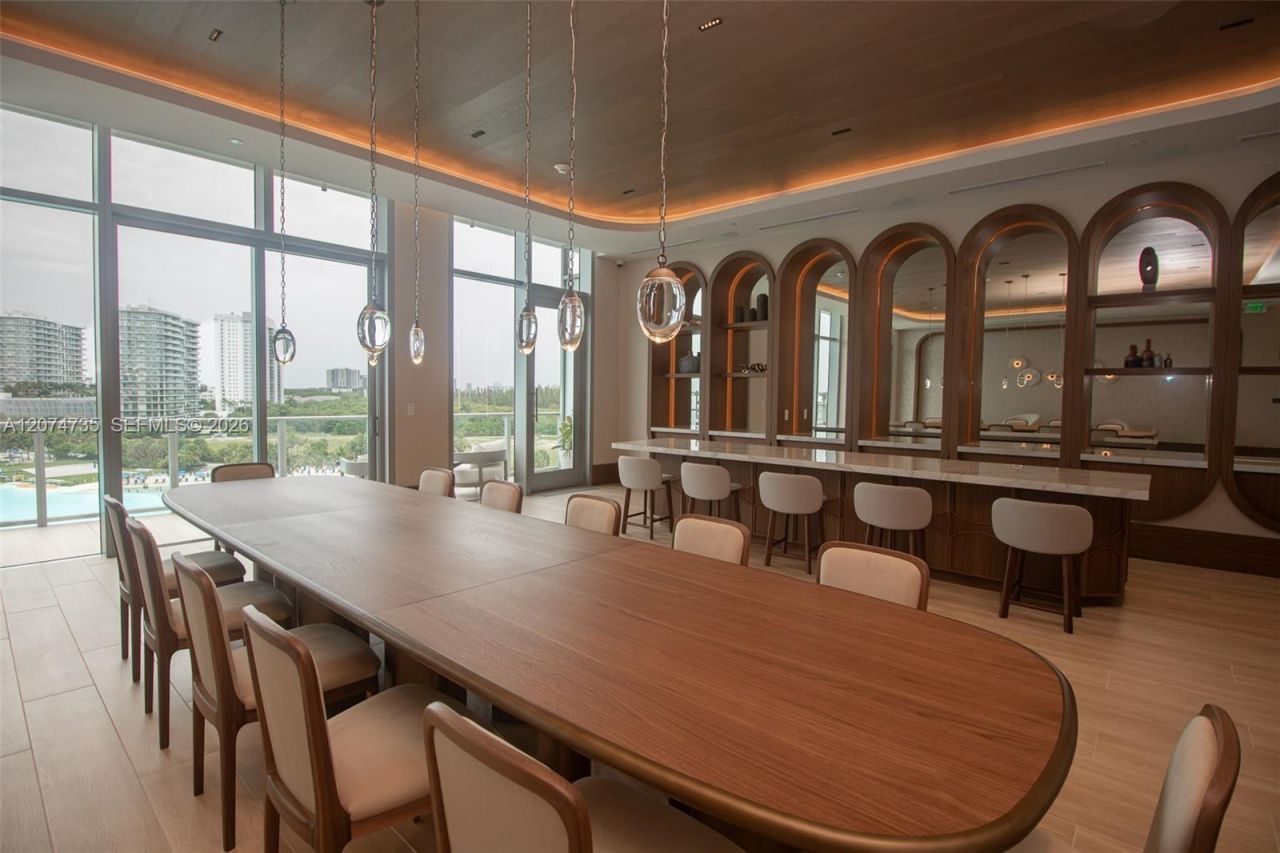 2411 Laguna Circle , Unit 1704, North Miami, FL 33181 Photo
