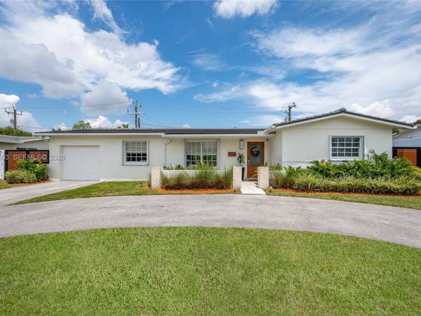 9441 SW 52nd Ter , Miami, FL 33165