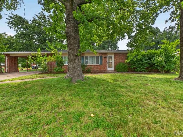 1152 Indian Meadows Drive , St Louis, MO 63132