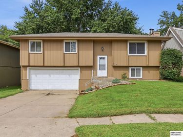 11568 Rambleridge Road, Omaha, NE 68164