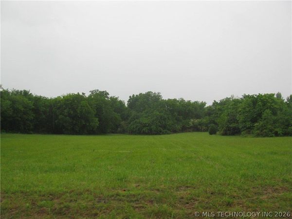 737 NW 4 Street , Checotah, OK 74426