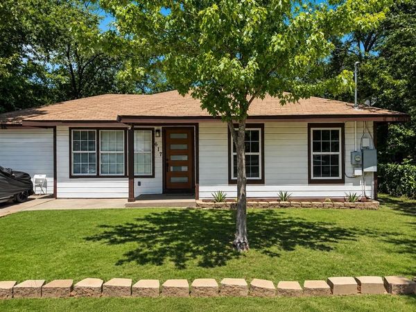 617 Mccubbin Street, Gainesville, TX 76240