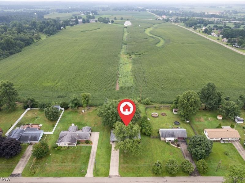 7660 Lakefield Street, Louisville, OH 44641 Photo 2