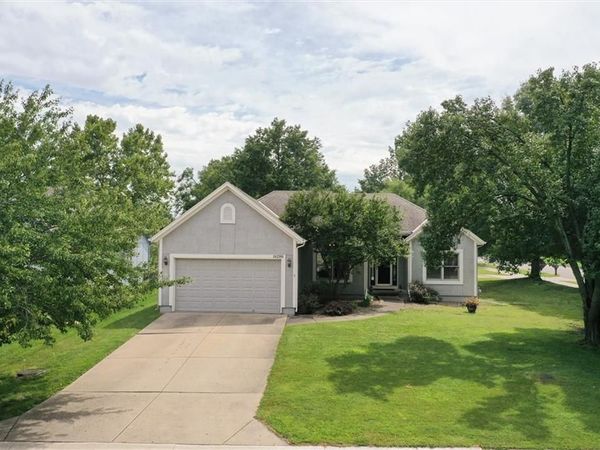 18299 W 155th Terrace, Olathe, KS 66062