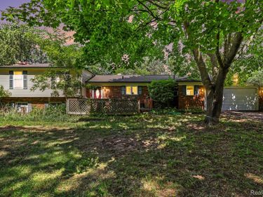 6323 Hough Road, Almont Township, Mi 48003