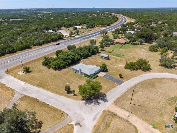 225 CR 3080 , Lampasas, TX 76550