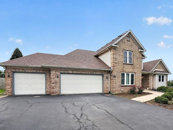 11868 Cardinal Lane , Caledonia, IL 61011