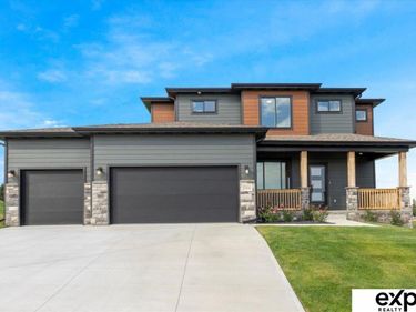 11905 S 68 Avenue, Papillion, NE 68046