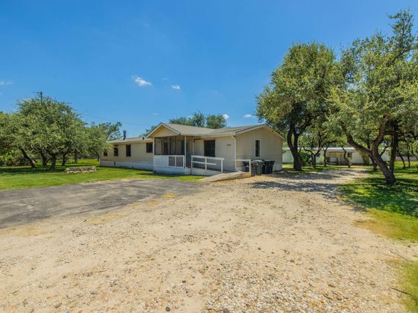 1808 Falcon Oaks DR, Leander, TX 78641
