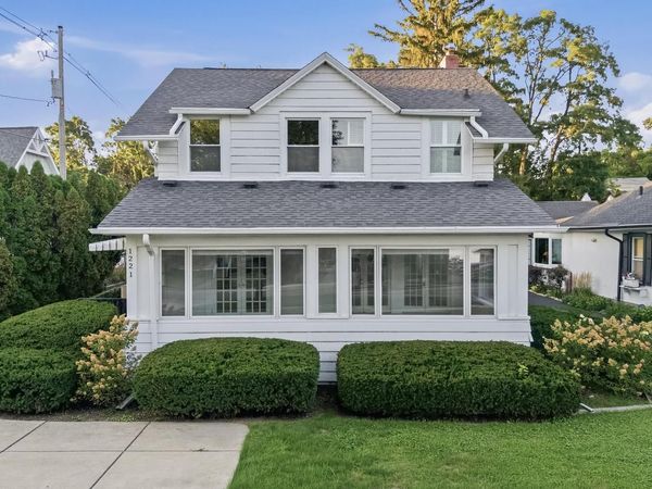 1221 W Main STREET, Lake Geneva, WI 53147