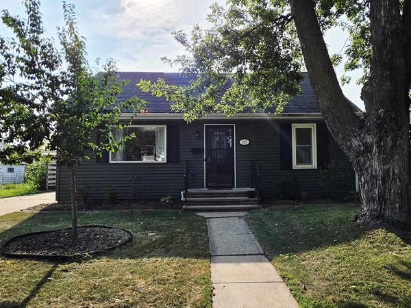 919 N SHARON STREET, Appleton, WI 54914