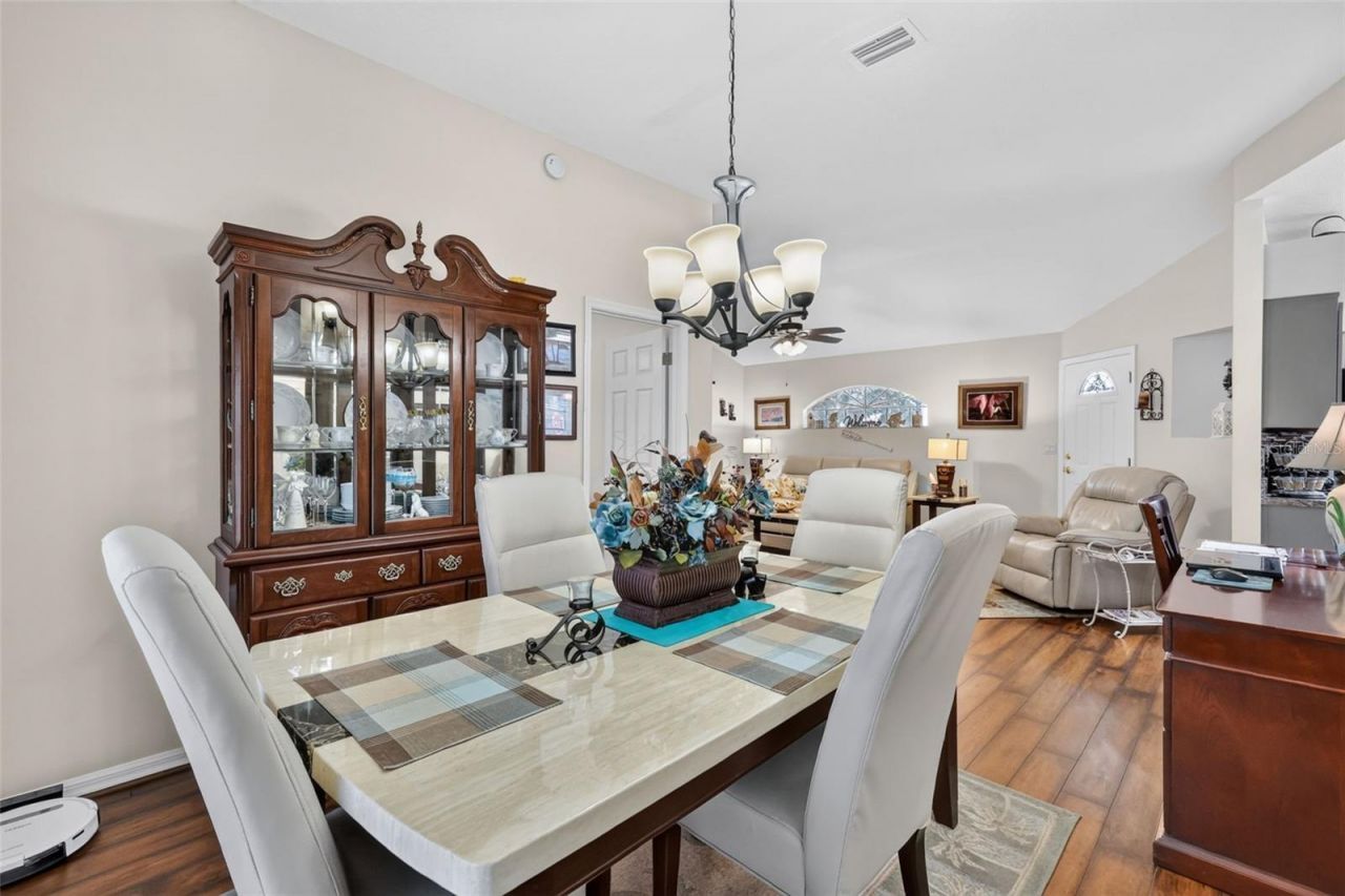 5704 King James Avenue, Leesburg, FL 34748 Photo