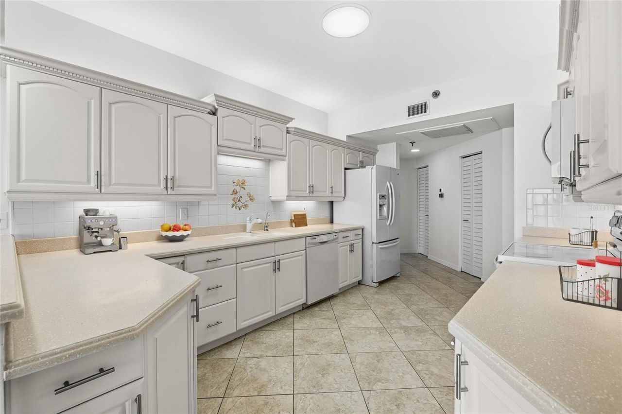 7932 Sailboat Key Boulevard S, Unit 804, South Pasadena, FL 33707 Photo