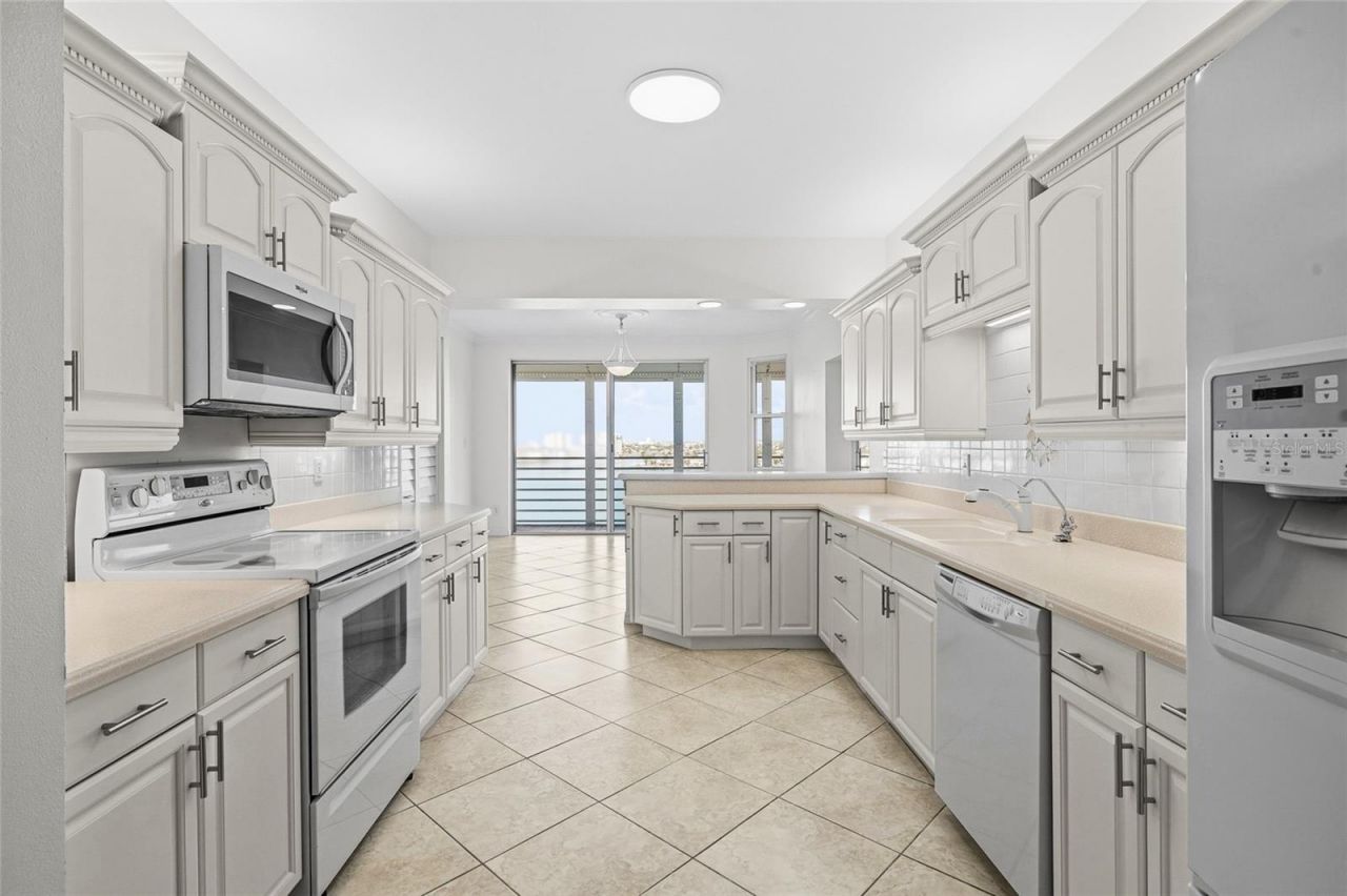 7932 Sailboat Key Boulevard S, Unit 804, South Pasadena, FL 33707 Photo