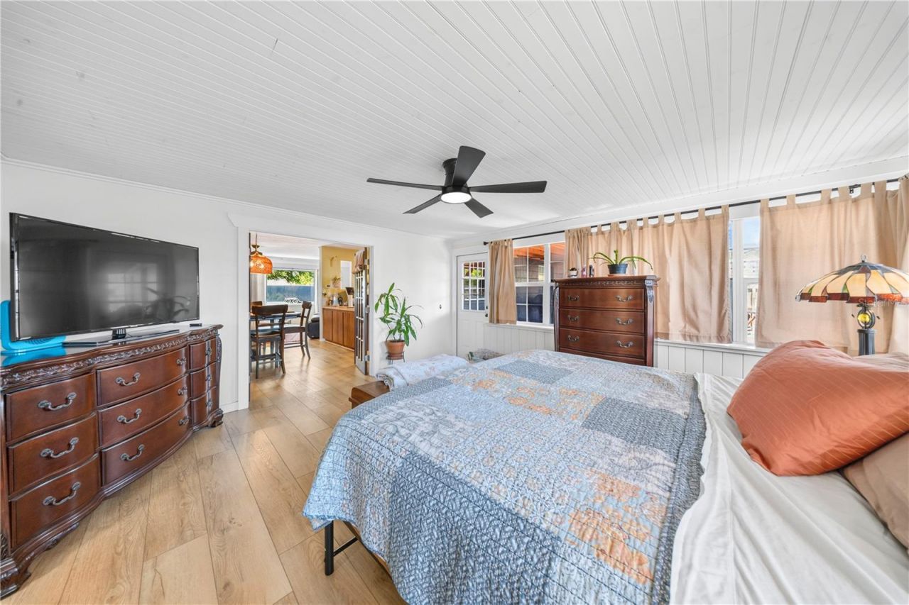 5920 49th Avenue N, Kenneth City, FL 33709 Photo