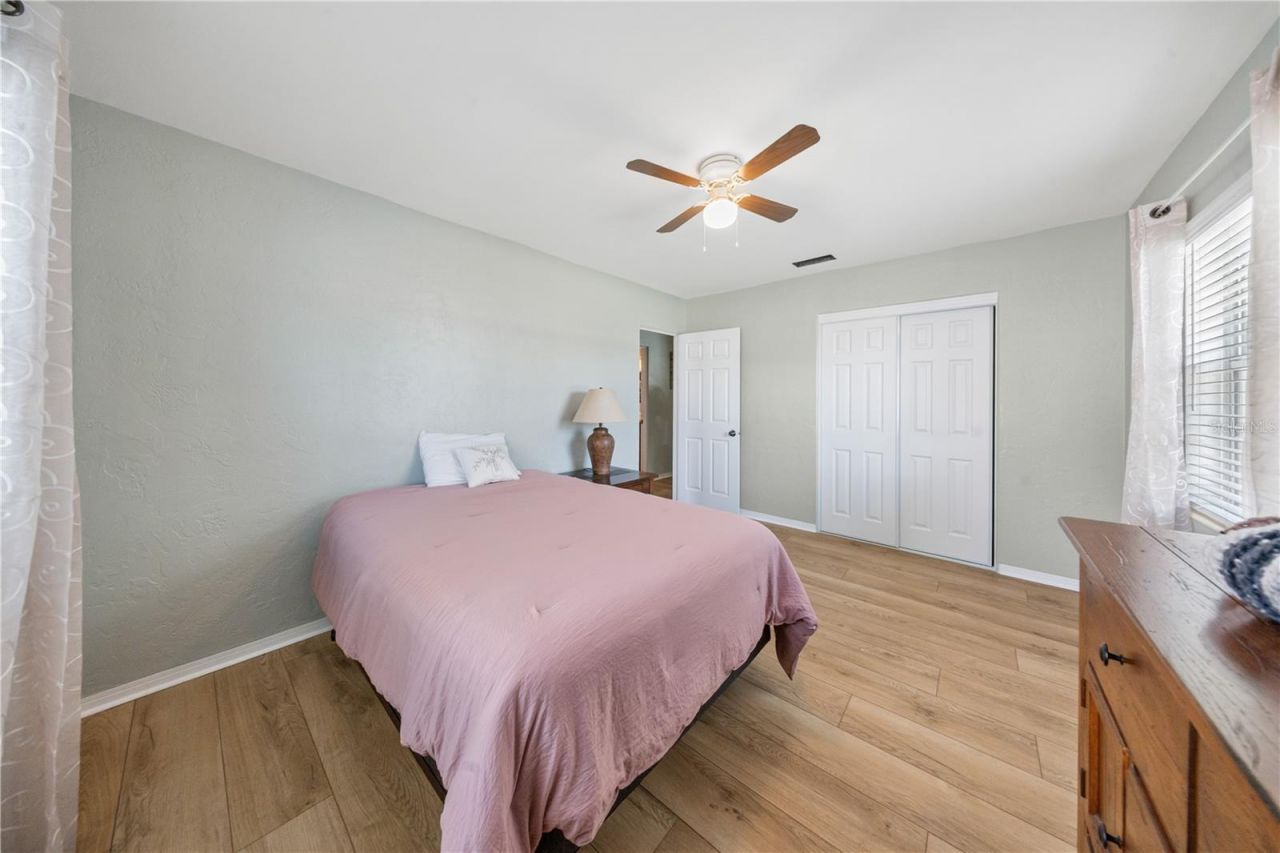 5920 49th Avenue N, Kenneth City, FL 33709 Photo