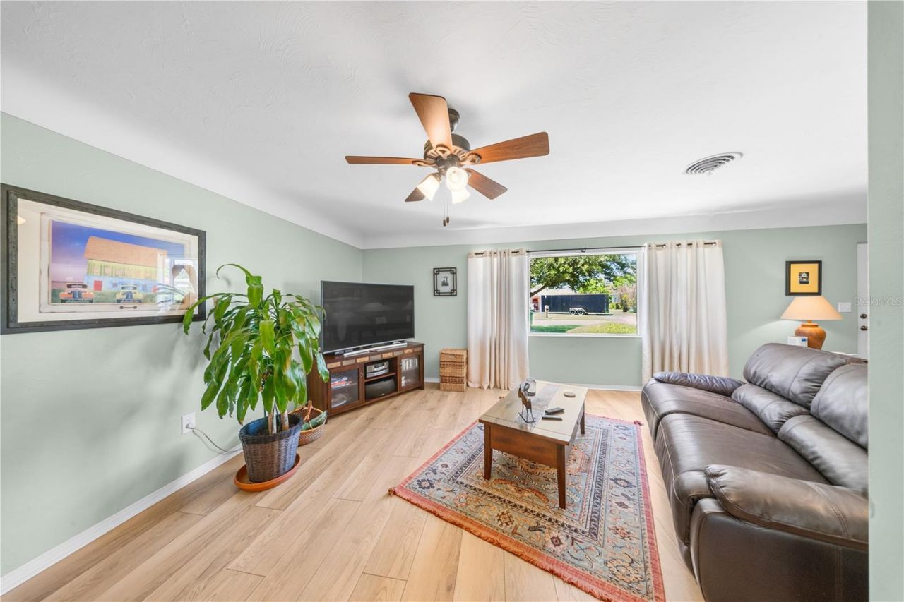 5920 49th Avenue N, Kenneth City, FL 33709 Photo