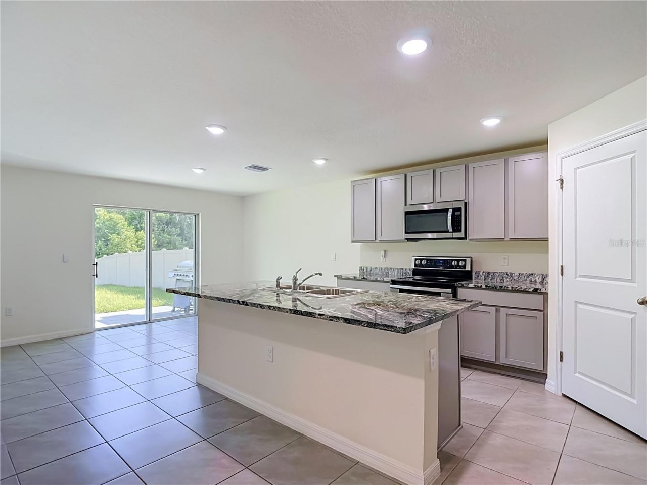7737 Rosewood Garden Loop, Tampa, FL 33637 Photo