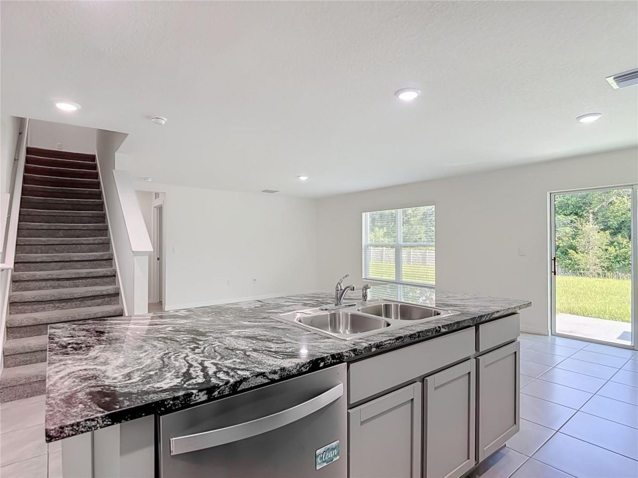 7737 Rosewood Garden Loop, Tampa, FL 33637 Photo